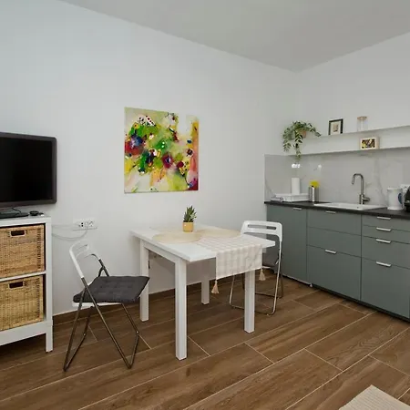 Dinko * フヴァル