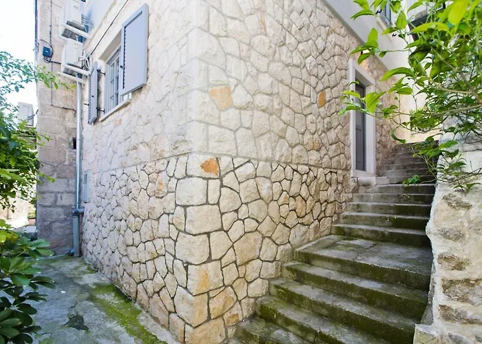 Dinko アパート *