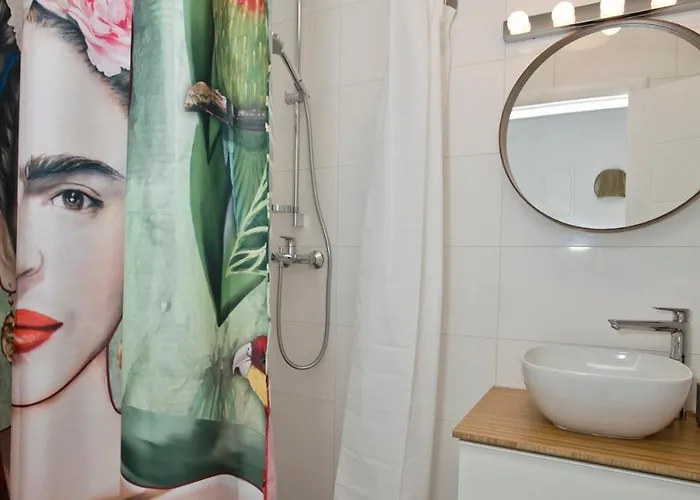 アパート Dinko フヴァル